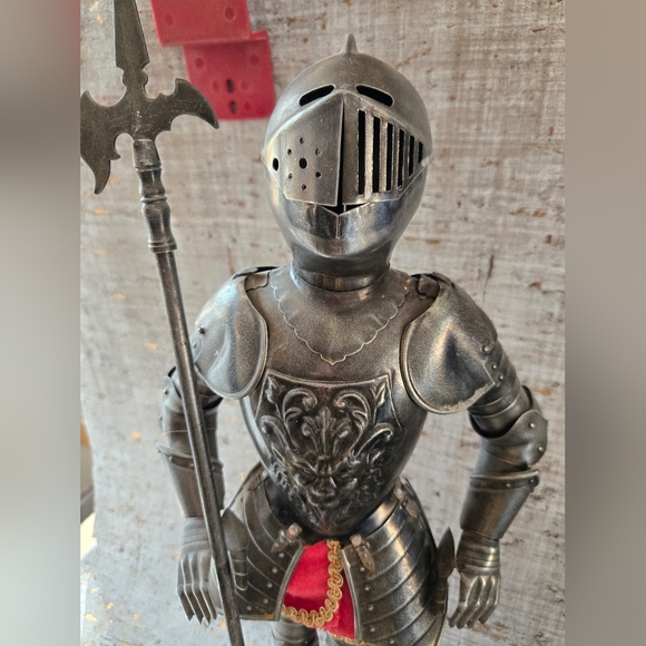 Vintage Metal Knight Standing Base To Tip 21in - Picture 2 of 6
